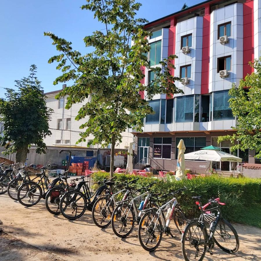 Hotel Piazza Peshkopi Extérieur photo