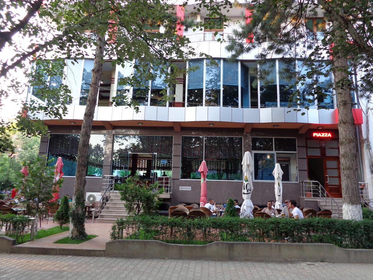 Hotel Piazza Peshkopi Extérieur photo