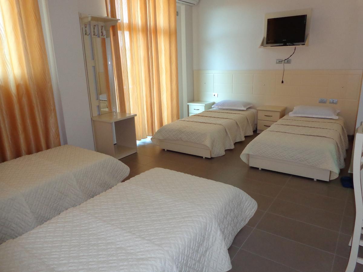 Hotel Piazza Peshkopi Chambre photo
