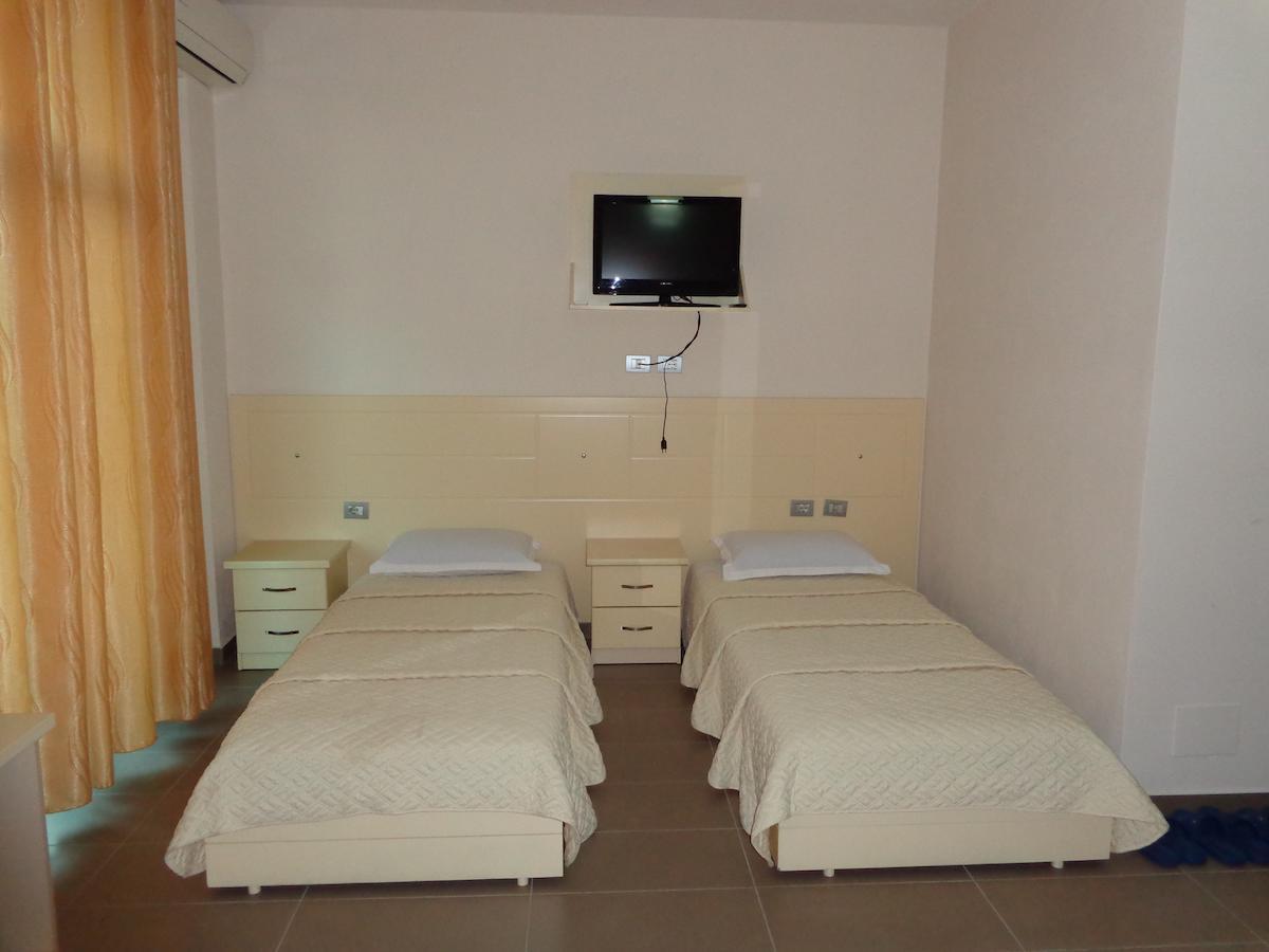 Hotel Piazza Peshkopi Chambre photo