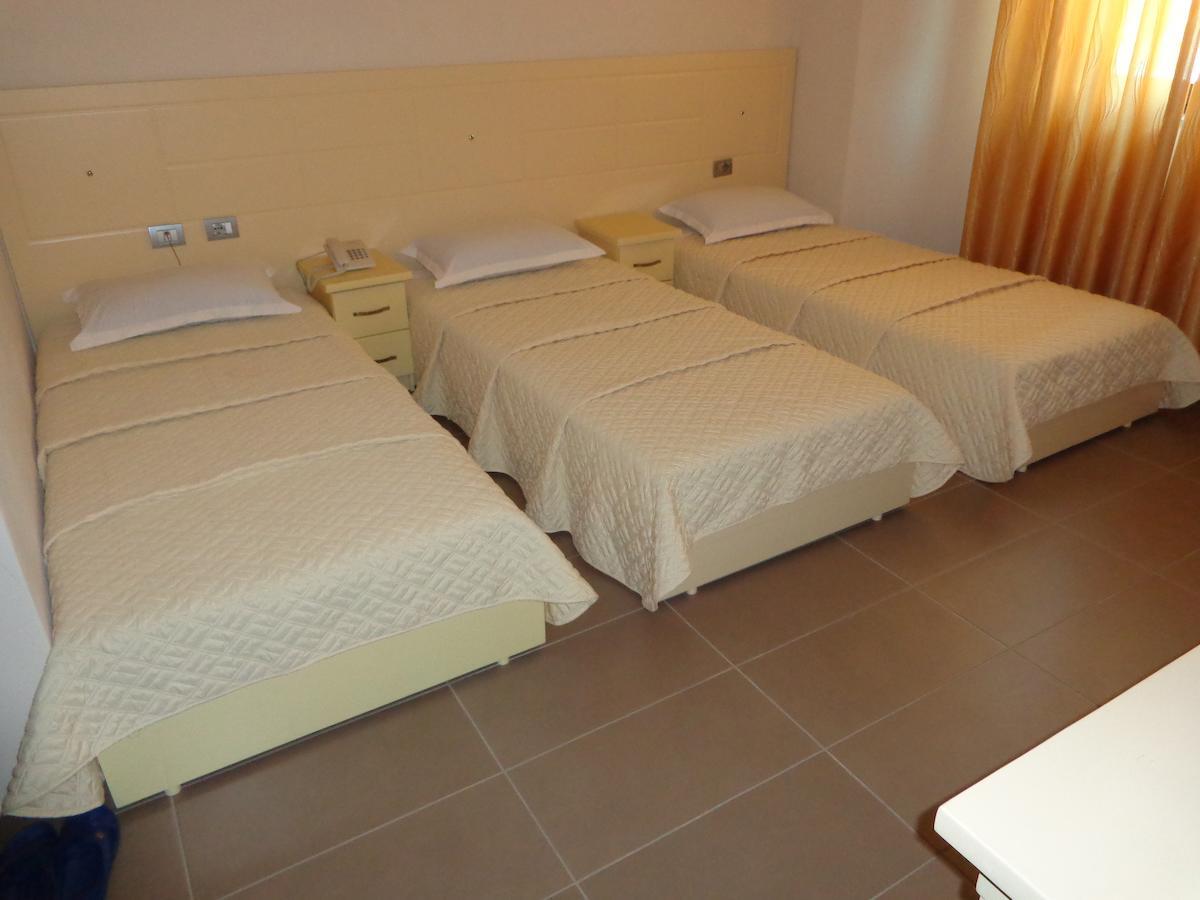 Hotel Piazza Peshkopi Chambre photo