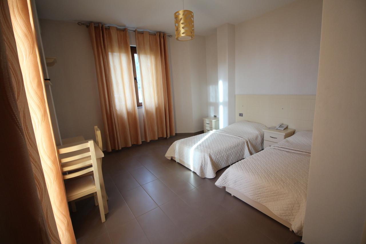 Hotel Piazza Peshkopi Extérieur photo