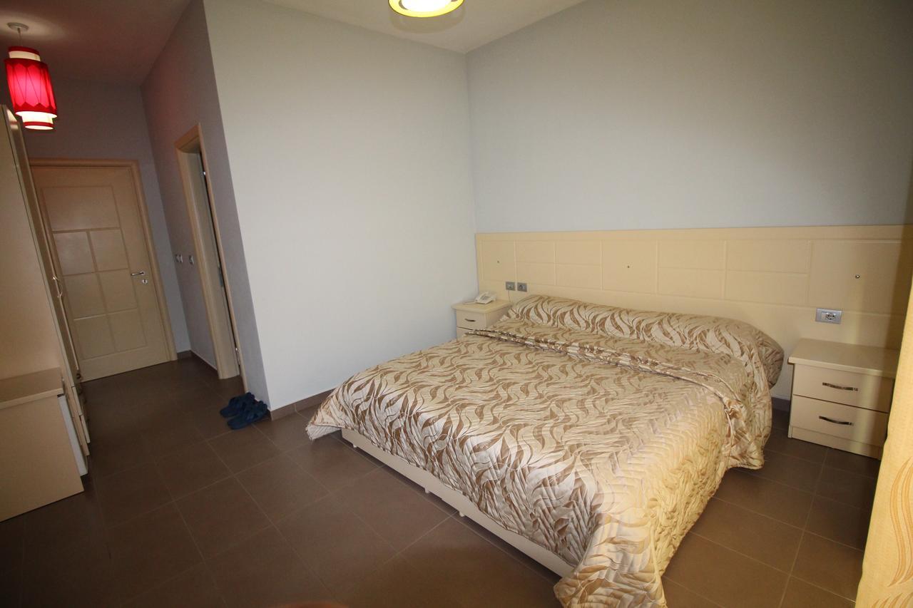 Hotel Piazza Peshkopi Extérieur photo