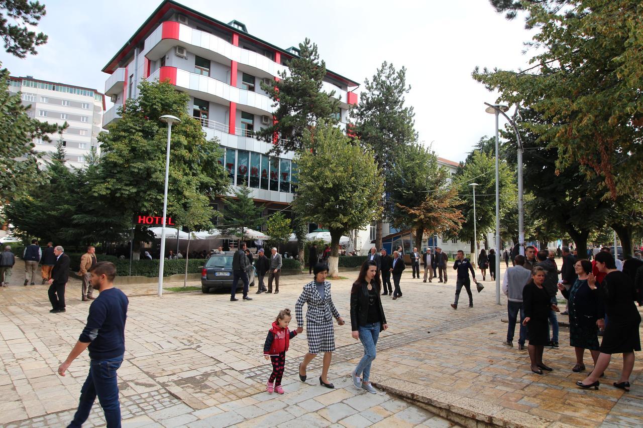 Hotel Piazza Peshkopi Extérieur photo