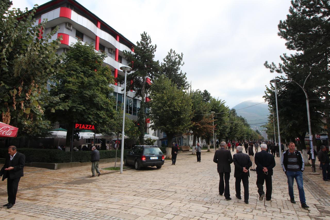 Hotel Piazza Peshkopi Extérieur photo