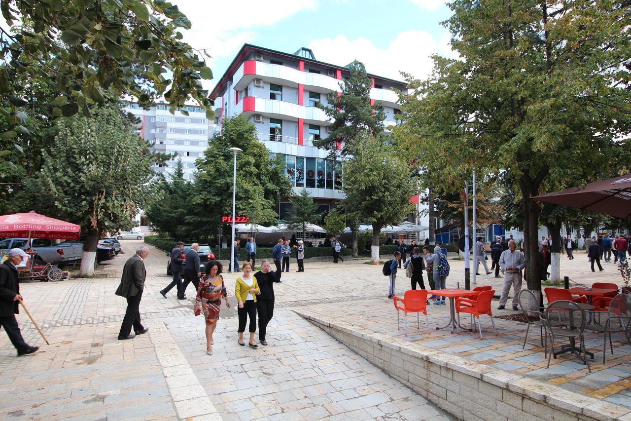 Hotel Piazza Peshkopi Extérieur photo