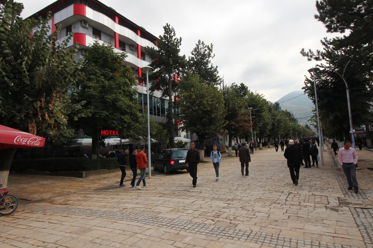 Hotel Piazza Peshkopi Extérieur photo