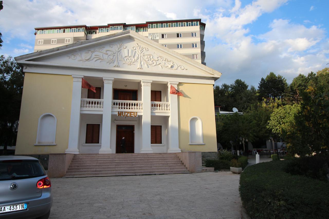 Hotel Piazza Peshkopi Extérieur photo