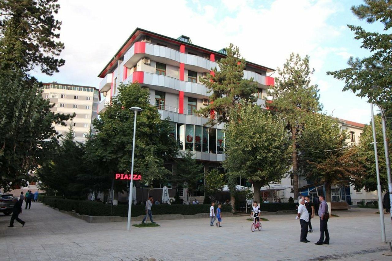 Hotel Piazza Peshkopi Extérieur photo